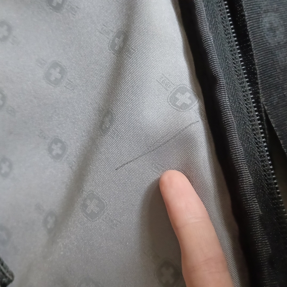 SwissGear black Laptop Case adjustable strap and luggage strap 17"x12.5"x3" - Picture 12 of 17